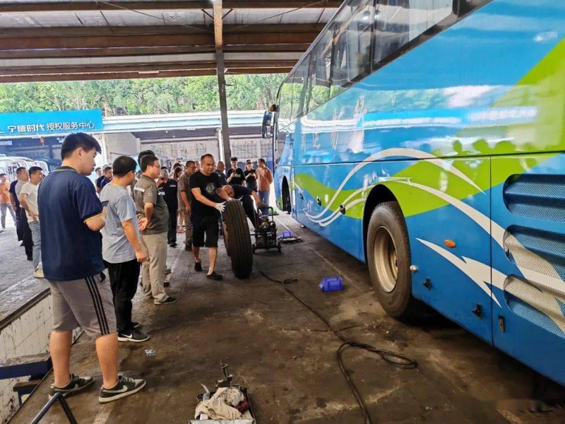 在选择专业汽车修理服务时，您是否曾困惑于如何挑选？今天我们就来做一个横向对比分析，帮助您做出明智的选择。